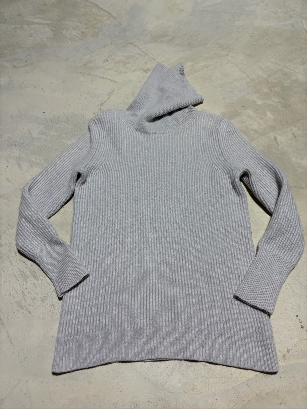 Banana republic Gray Todd & Duncan Scottish cashmere yarn sweater medium